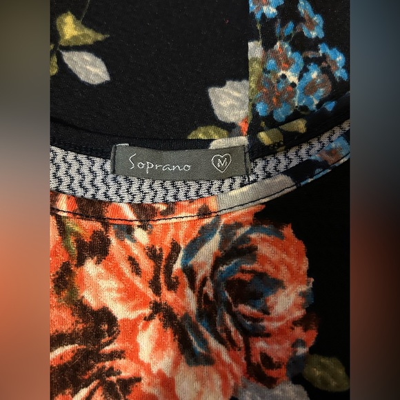 Soprano | Dress - Picture 3 of 4